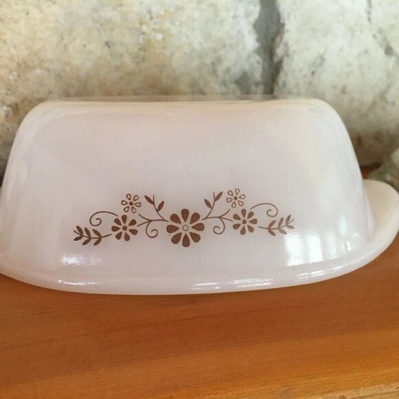 Vintage DYNAWARE PYR-O-REY Brown Daisy INDIVIDUAL Casserole MILK GLASS w Lid #10 - Picture 6 of 7